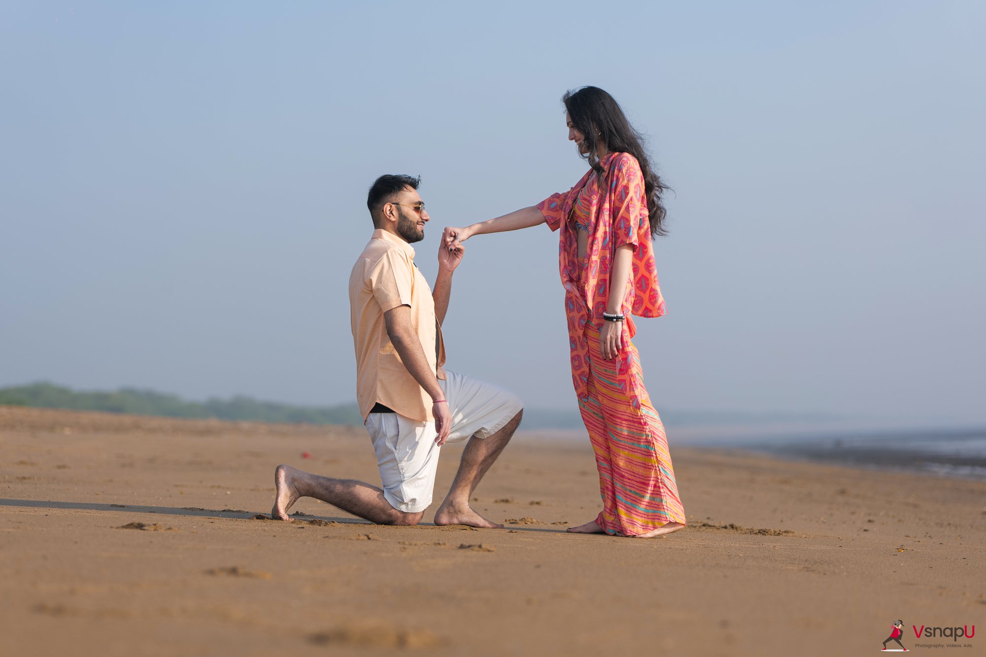 Beach proposal magic captured in a romantic couple photoshoot in Kolkata